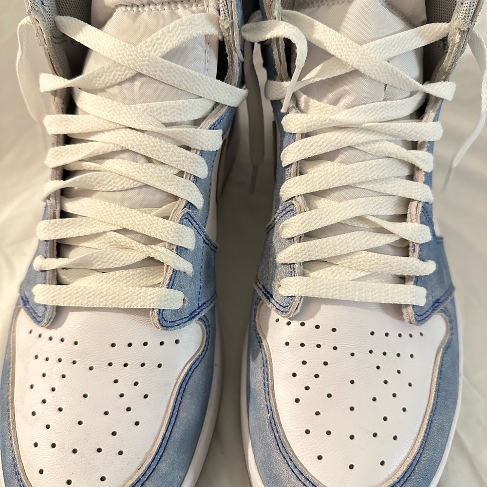 Authentic Air Jordan 1 Retro High OG GS - Picture 3 of 16